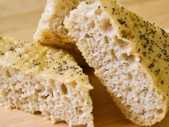 Focaccia a lunga lievitazione al sesamo