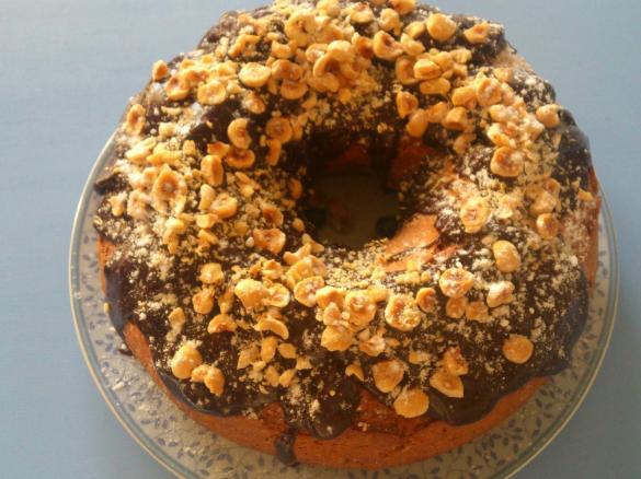 Ciambella golosa glassata al cioccolato