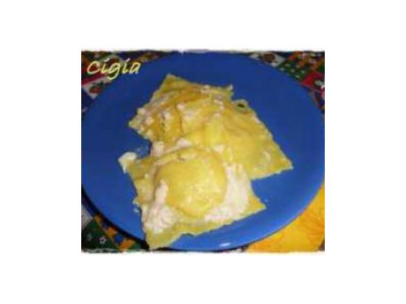 Ravioli con ripieno di patate e pancetta