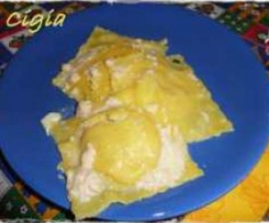 Ravioli con ripieno di patate e pancetta