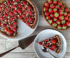 Crostata senza glutine con crema di mandorle e fragole