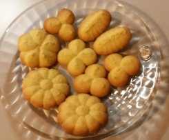 Biscotti leggeri e friabili con sparabiscotti e non