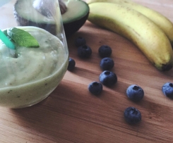 Frullato budinoso CONTEST di avocado e banana profumato al basilico