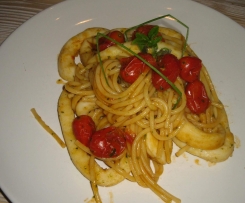 Anelli di calamari alla mediterranea