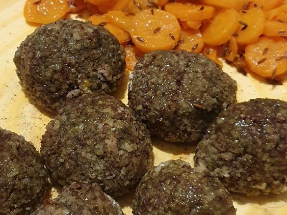 Polpettine radicchio e robiola con carote al cumino