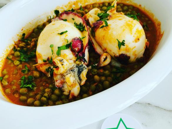 Seppie ripiene con contorno di piselli