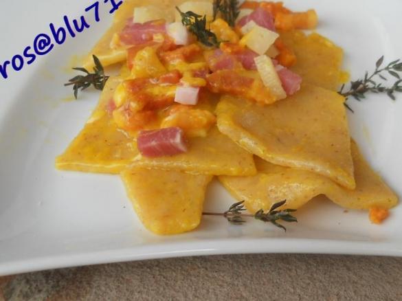 Rombi di pasta Fresca alle3 Farine con Pancetta 