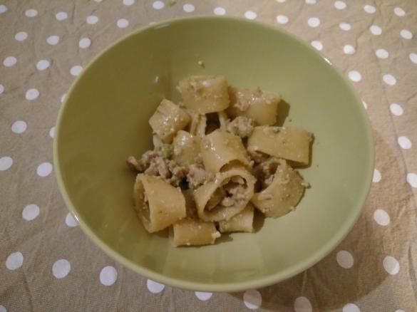 Pasta con tonno fresco e pistacchi