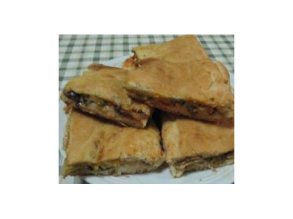 SCACCIATA CON SALSICCIA, BROCCOLI E TUMA