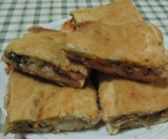 SCACCIATA CON SALSICCIA, BROCCOLI E TUMA