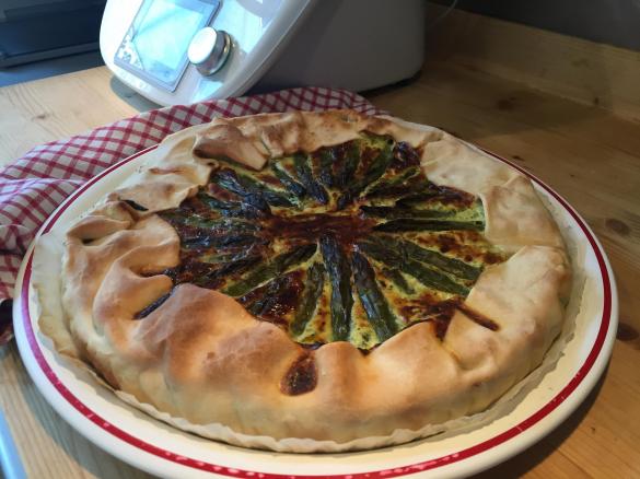 Torta pasqualina agli asparagi