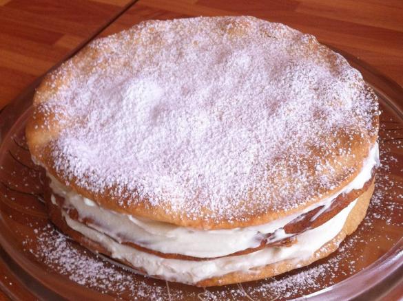 Torta con yogurt e ananas