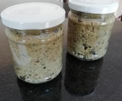 Pesto di melanzane e mandorle