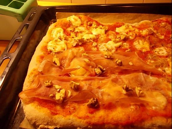 Pizza con pasta madre, poco laboriosa