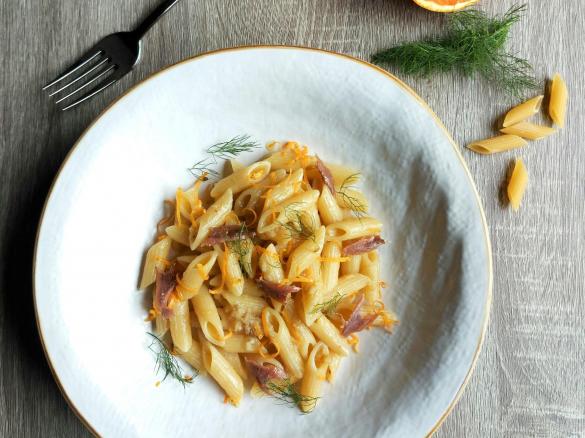 Pasta con Acciughe e Succo di Arance e Finocchietto selvatico