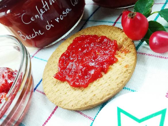 CONFETTURA DI BACCHE DI ROSA CANINA