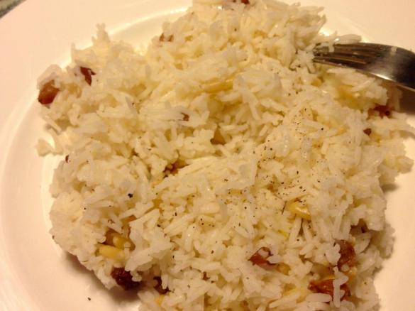 Riso basmati pilaf con pinoli ed uvette