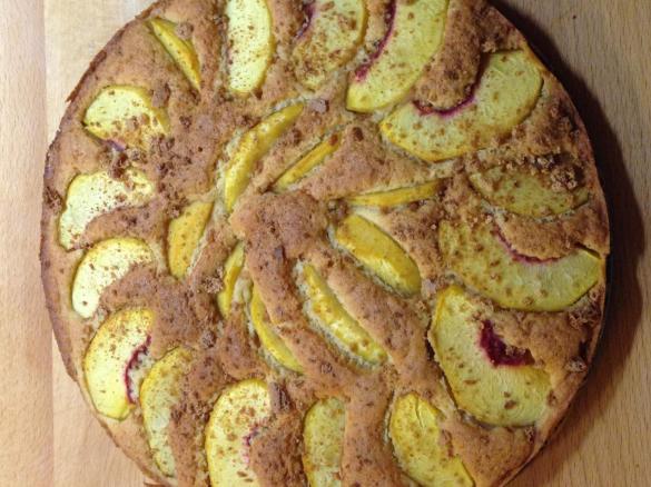 Torta pesche e amaretti
