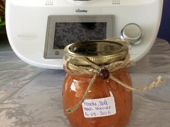 Marmellata di Pesche e Mele con mandorle e nocciole