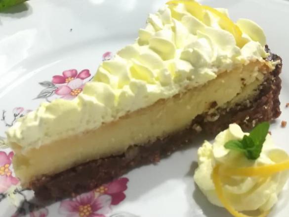 TORTA DI AMARETTI CON CREMA DI LIMONE E MANDORLE contest Ristorante