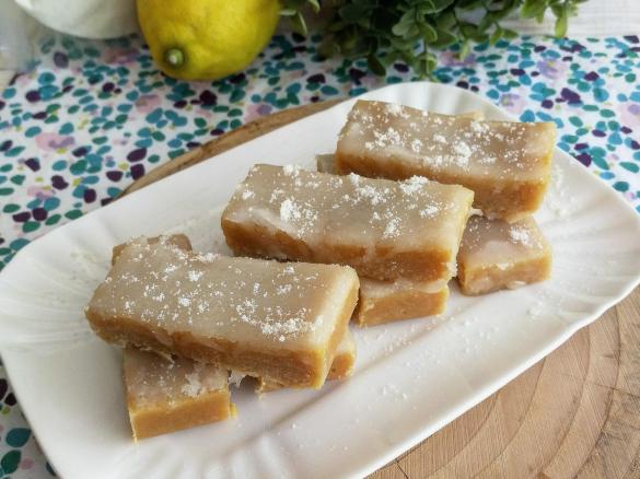 Lemon coconut slice (barrette cocco e limone, senza cottura)