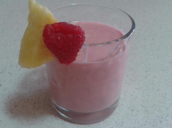 FRULLATO LAMPONI COCCO E ANANAS (anche contro lo stress!)