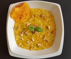 Risotto con zucca gialla mozzarella e noci