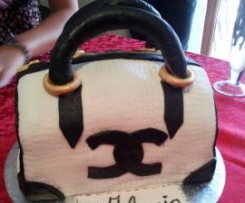 Torta borsa chanel "compleanno Ilaria" -apemaia31-