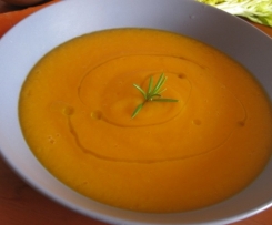 Vellutata di zucca al profumo di rosmarino e pancetta