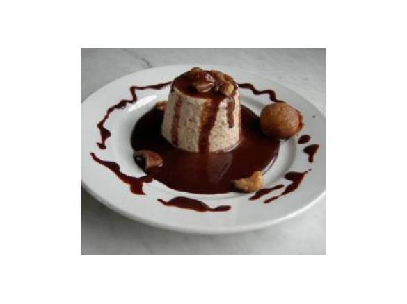 Bavarese di castagne con salsa al cioccolato