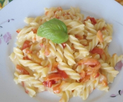 spirali ai peperoni e brie