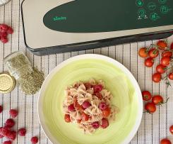 Farfalle al profumo di pomodori e lamponi sottovuoto
