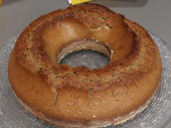 Ciambellone alla farina e semi di canapa