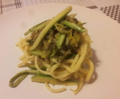 Troccoli alle zucchine, olive e capperi