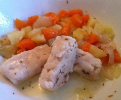 NASELLO CON PATATE CAROTE E CIPOLLE