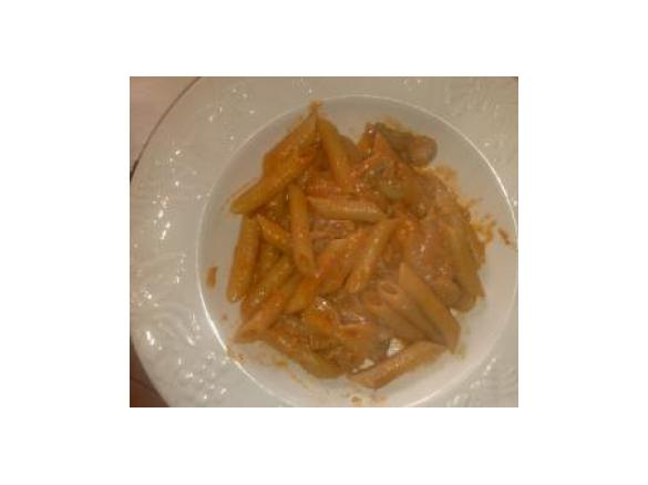 PENNETTE IN SALSA ROSA