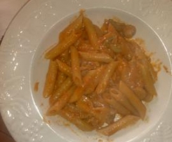 PENNETTE IN SALSA ROSA
