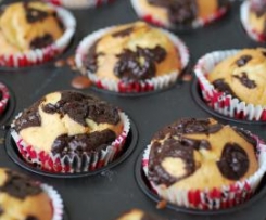 Muffin soffici con cioccolato all'arancia