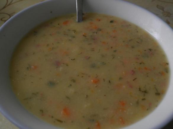 La zuppa di piselli e speck