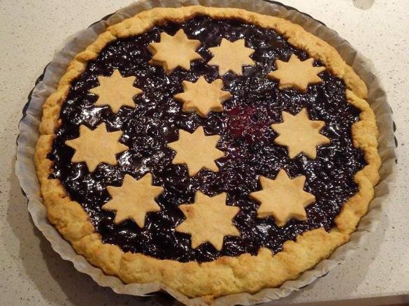 Crostata con frolla al vino senza burro e uova