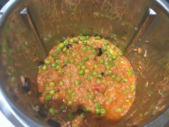 Sugo di tonno, piselli e olive