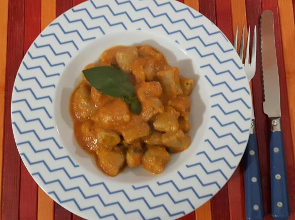 Gnocchi di pane al basilico con sugo di pomodorini freschi (CONTEST GNOCCHI)