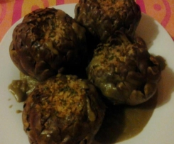 Carciofi ripieni accompagnati da crema di cardi