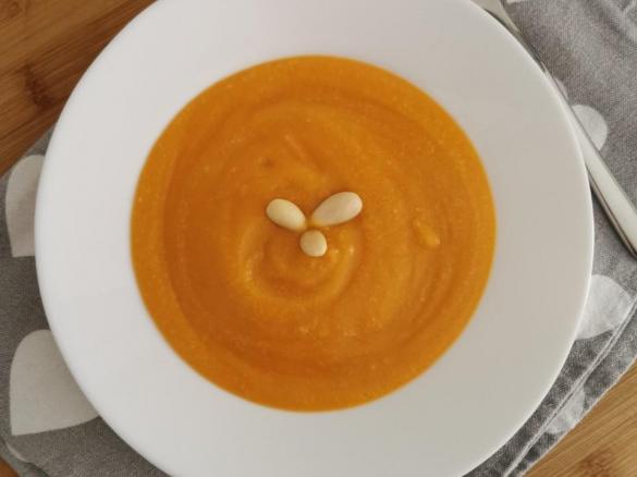Vellutata Bimby di carote e mandorle molto delicata