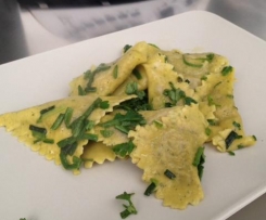 Cappellacci al basilico con ripieno di seppie