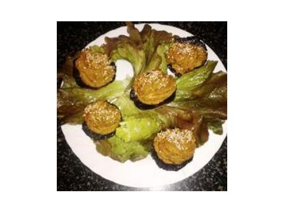 funghi  farciti con semi di sesamo finger food