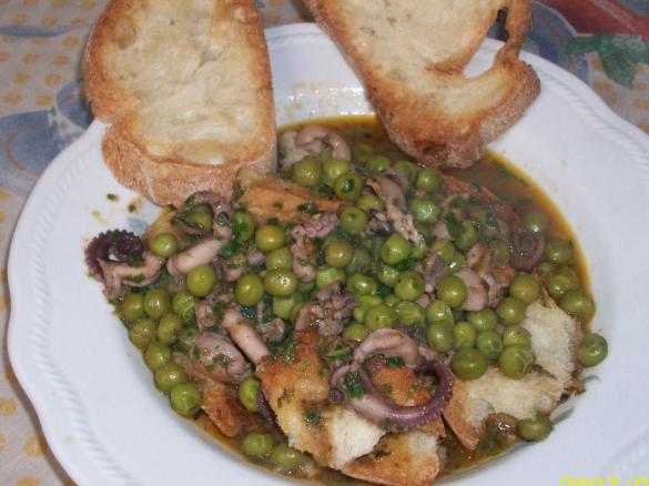 polipetti seppie totani con piselli