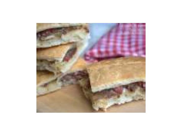 FOCACCIA  CON SALSICCIA FUNGHI E MORTADELLA