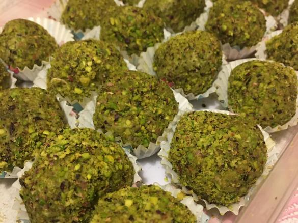 Tartufini freschi ai pistacchi e miele