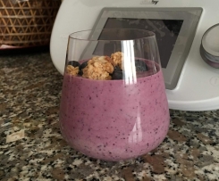 Yogurt allo zenzero con mirtilli e banana